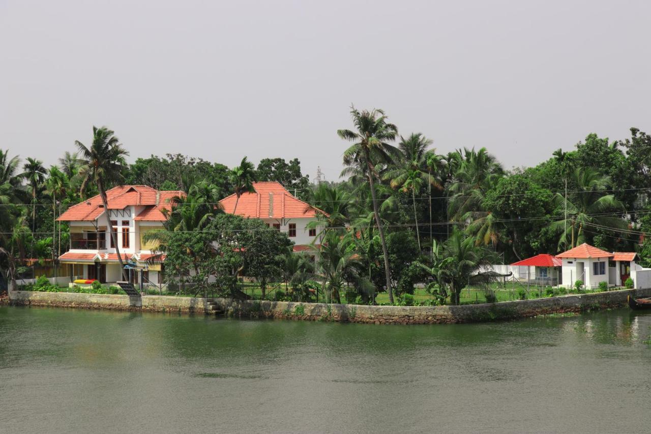 Water'S Edge Villas Alappuzha Экстерьер фото